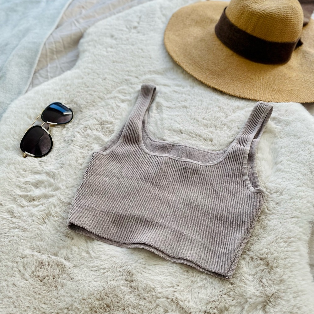 Aritzia Babaton Sculpt Knit Squareneck Cropped Tank